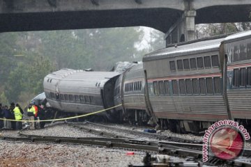 Kereta tabrak ke kereta di AS, dua orang tewas