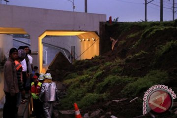 Polisi tunggu hasil Puslabfor soal longsor underpass KA bandara