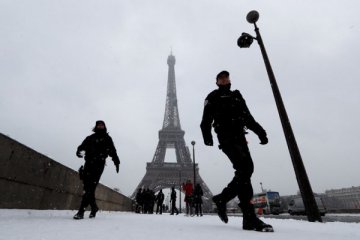 Menara Eiffel ditutup saat siaran langsung final Piala Dunia