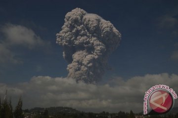 Debu vulkanik Gunung Sinabung meluas ke Aceh