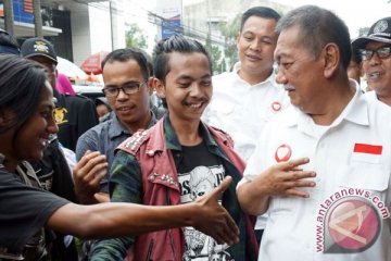 Deddy Mizwar santai hadapi debat pertama