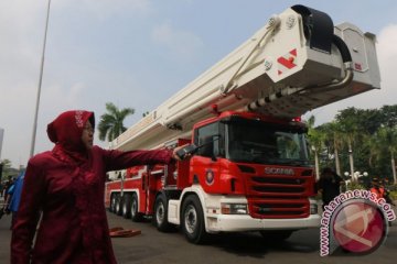 Wali Kota Surabaya jenguk korban kebakaran di Kapasan