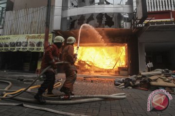 Kebakaran di pertokoan Pasar Baru