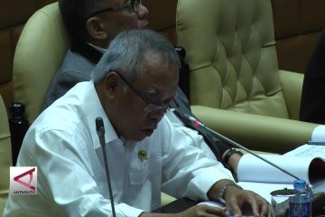 Menteri PUPR sampaikan capaian 2017 di parlemen