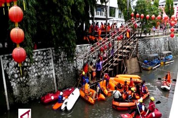 Kampanye sungai bersih dengan lomba dayung di Kali Pepe