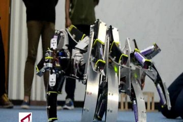Robot ‘Transformers’ karya Mahasiswa Riau