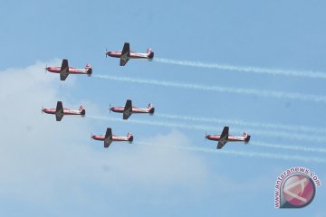 Foto Kemarin: Jupiter Aerobatik Team Singgah Di Palembang