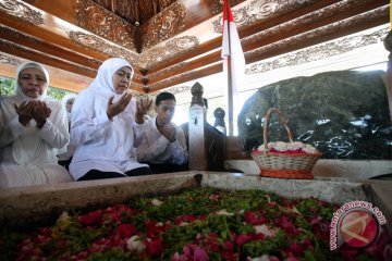 Kampanye Blusukan Cagub Jatim Khofifah