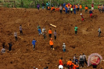 Sebanyak 11 orang meninggal akibat longsor Brebes