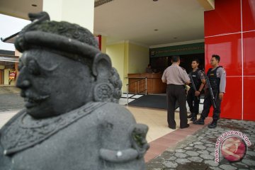 Penjagaan Pelaku Penyerangan Gereja