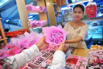 Jelang Valentine, pengrajin penganan cokelat panen rezeki