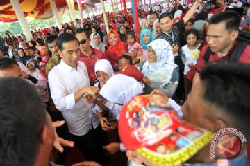 Presiden coba kuliner Dharmasraya