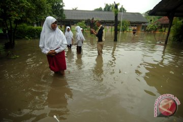 Sekolah Diliburkan Karena Banjir