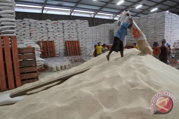 Mendag lepas pengiriman beras Jatim ke delapan provinsi