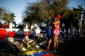Pria bersenjata serahkan diri setelah membunuh lima korban di Florida