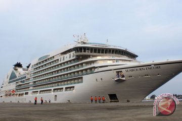 Kapal persiar MS Seabourn Encore kunjungi Sabang