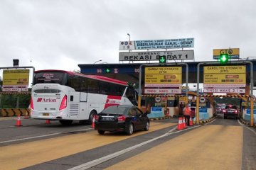 Ganjil-genap, polisi imbau warga Bekasi naik bus