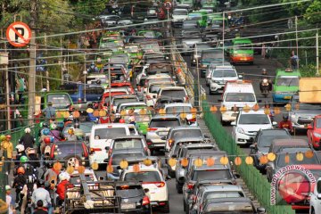 Kepadatan di jalan utama kota Bogor