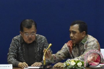 Wapres JK berolahraga pagi bersama warga di GBK