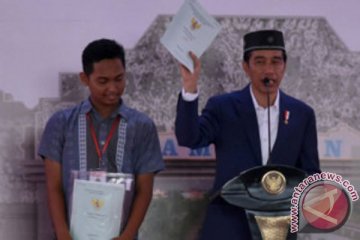 Presiden Jokowi deg-degan ketika bagikan sertifikat tanah