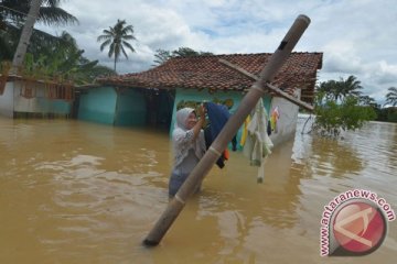 Hujan deras akibatkan longsor-banjir di Majalengka