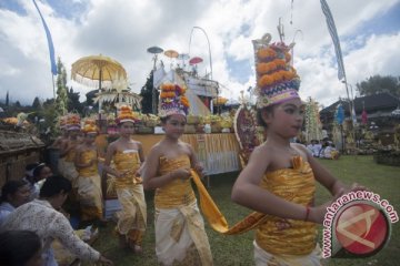 Pengurus mesjid di Jepara hormati Nyepi