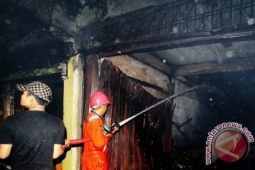 Sembilan ruko terbakar di Dumai