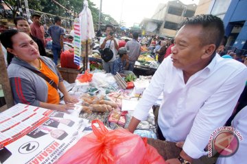 Cagub Jabar TB Hasanudin temui pedagang pasar