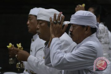 Sembahyang Hari Raya Saraswati