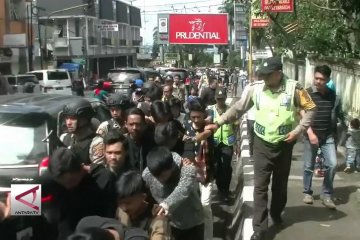 Polisi Sukabumi pajang anggota geng motor di pusat kota