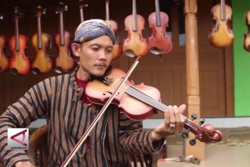 Merdunya Biola Bambu dari Lereng Gunung Muria