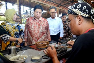 Kerajinan perak masih andalkan buatan tangan