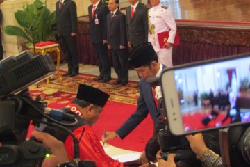 Arief Hidayat jadi hakim konstitusi hingga 2023, hari ini dilantik