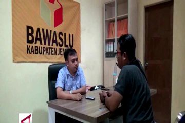 Bawaslu akan periksa Wabup Jember dampingi Cawagub Jatim No 2