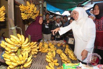 Khofifah blusukan di pasar