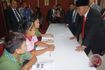 Mendikbud dialog dengan siswa PKBM