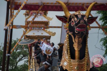 Ngaben keluarga puri ubud