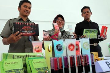 PENANGKAPAN KOSMETIK ILEGAL 