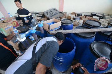 Polisi sita 9.272 botol miras ilegal, 4.000 liter miras Cap Tikus di Palu