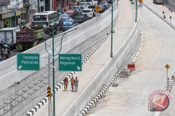 Uji coba underpass Mampang ditunda