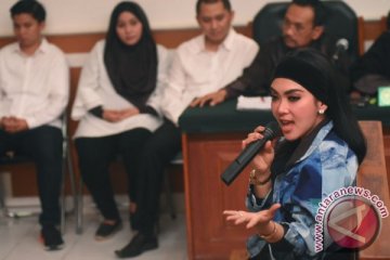 Kemarin, Syahrini hadiri sidang First Travel hingga heboh misscall dari luar negeri