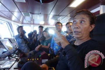 Pesan Menteri Susi dari Kapal Rainbow Warrior