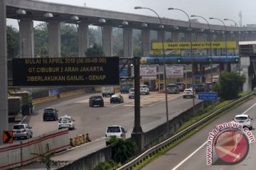 Sosialiasasi plat nomor kendaraan ganjil-genap tetap berjalan