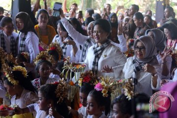 Iriana kunjungi paud di Denpasar