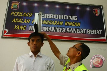 Antre mendafftar masuk polisi