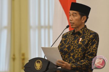 Presiden Jokowi ucapkan selamat kepada Mahathir
