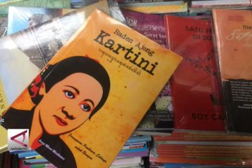 Buku Kartini Laris di “Kampoeng Ilmu” Surabaya