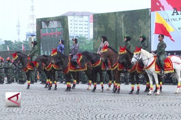 Presiden ajak Wanita TNI & Polwan miliki semangat kartini