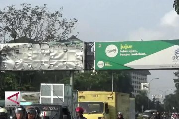 Ada lebih dari 12 ribu reklame tak berizin di Bandung