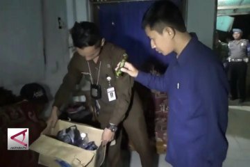 Operasi Pekat, ratusan botol Miras diamankan